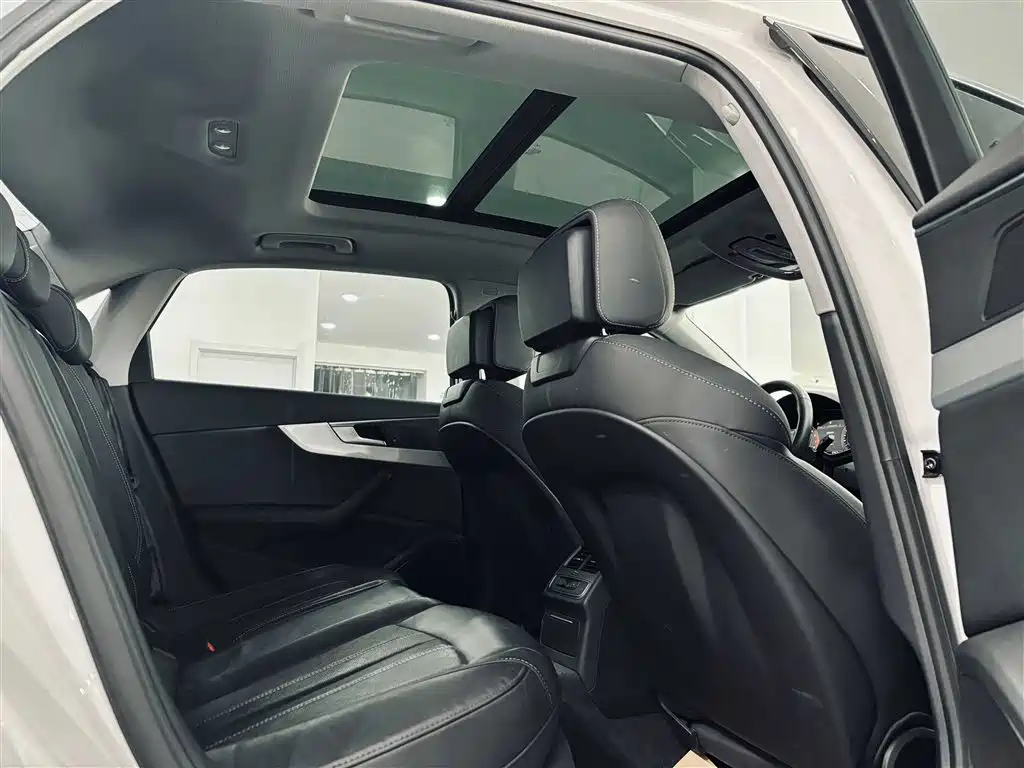Audi A4L 2022 40 TFSI Fashion Dynamic фото 19