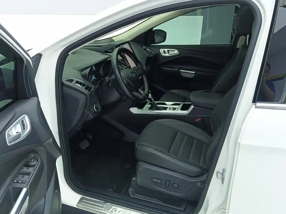 Photo 9 - Ford Kuga
