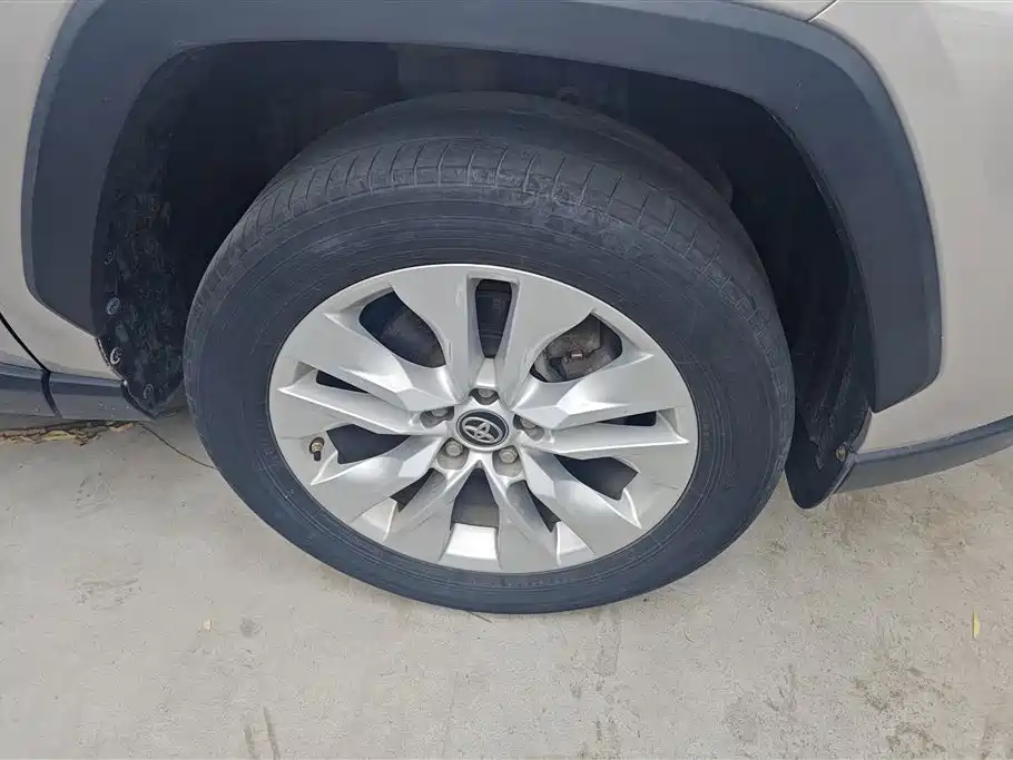 Toyota Wildlander 2022 Hybrid 2.5L E-CVT FWD Leading Edition фото 6
