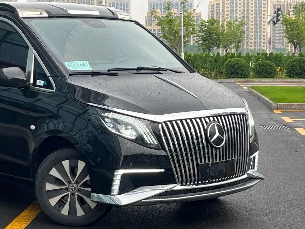 Mercedes-Benz Vito 2023 2.0T Elite 7-Seater фото 7