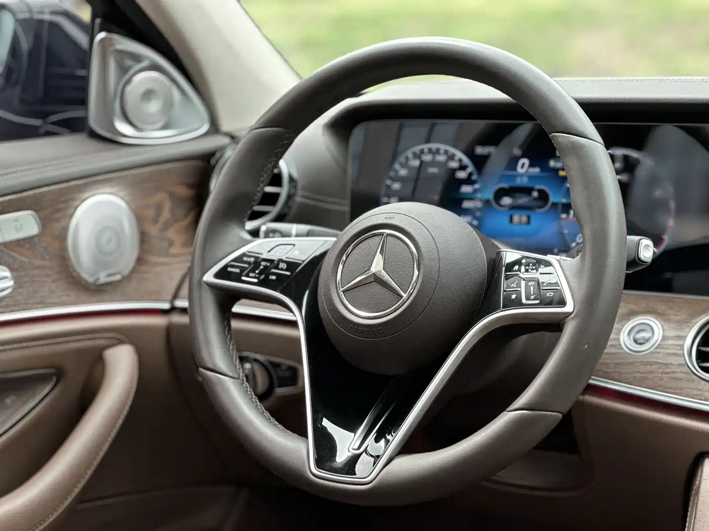 Mercedes-Benz E-Class 2023 E 300 L Luxury фото 9