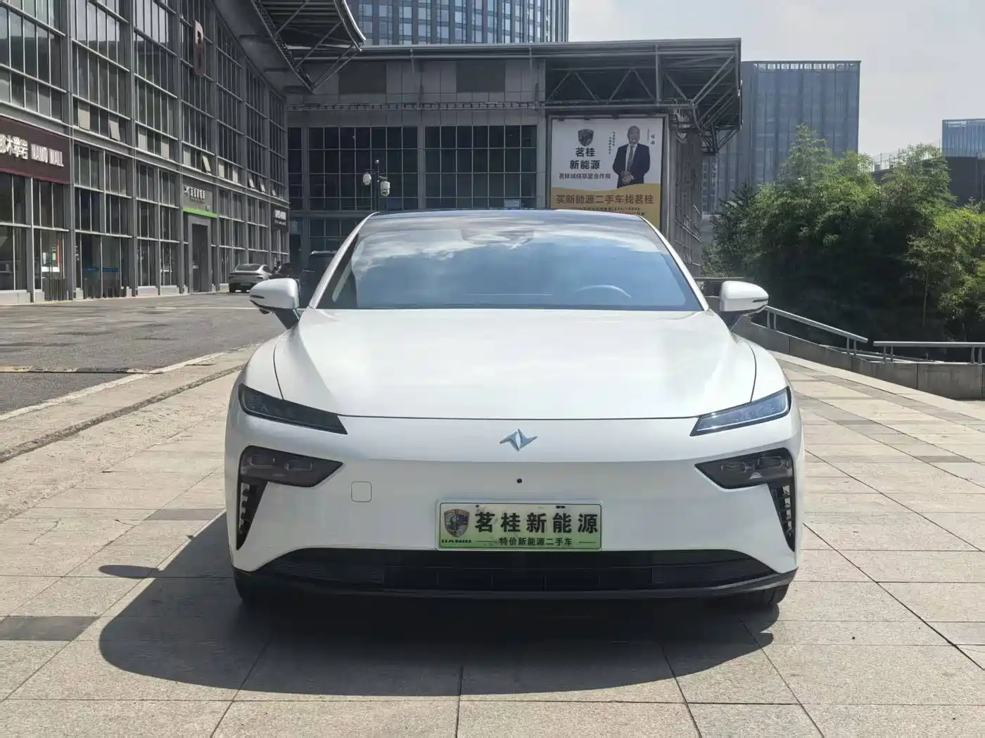 Фото 2 - Dongfeng Yipai eπ007