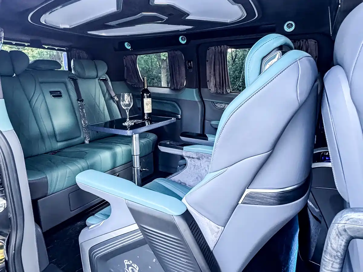 Фото 24 - Ford Tourneo