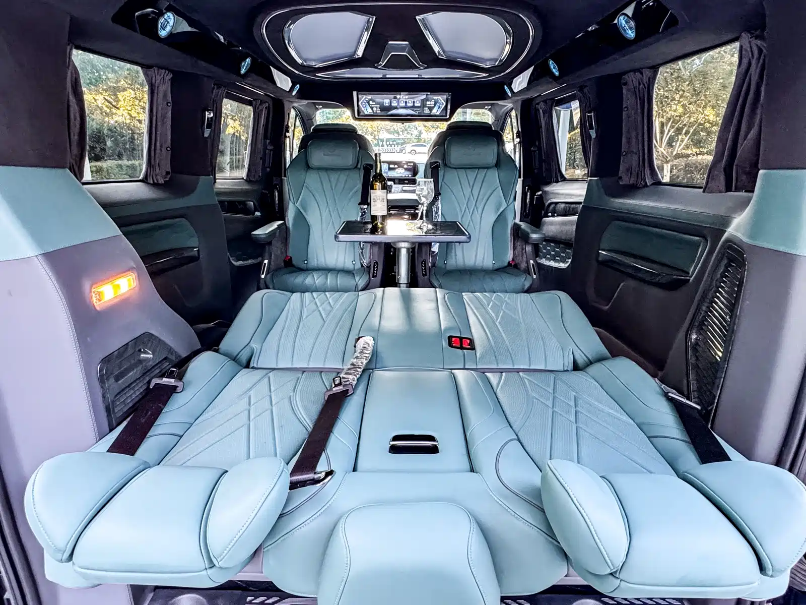 Фото 32 - Ford Tourneo