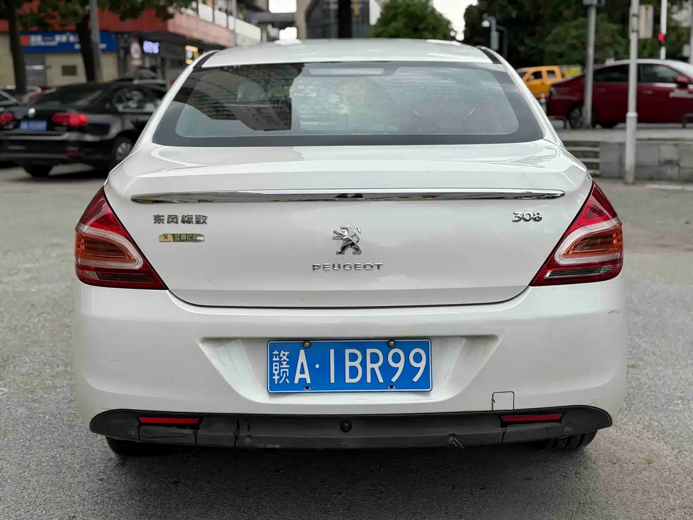 Peugeot 308 2014 Model Joy Edition Classic 1.6L Automatic Superior Style фото 5