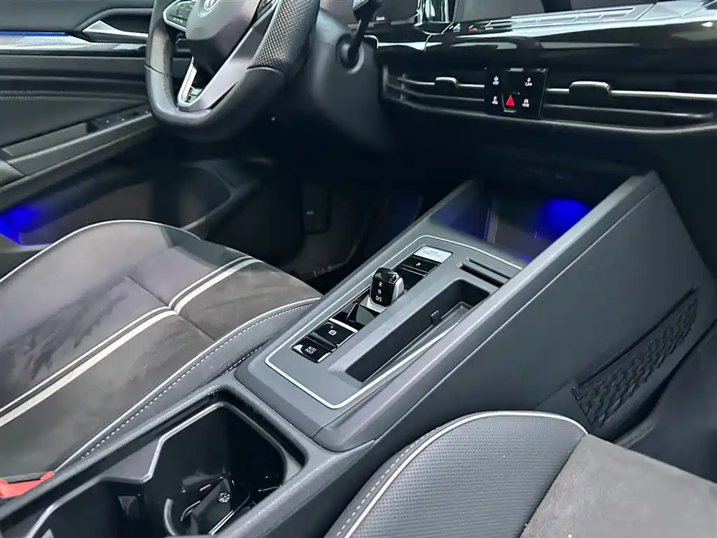 Volkswagen Golf 2023 280TSI DSG R-Line Lite фото 17