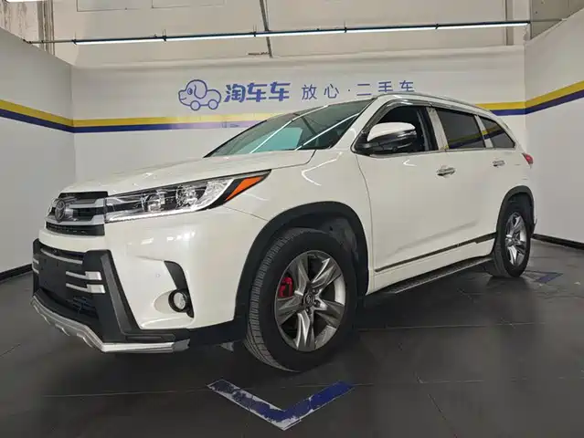 TOYOTA HIGHLANDER
