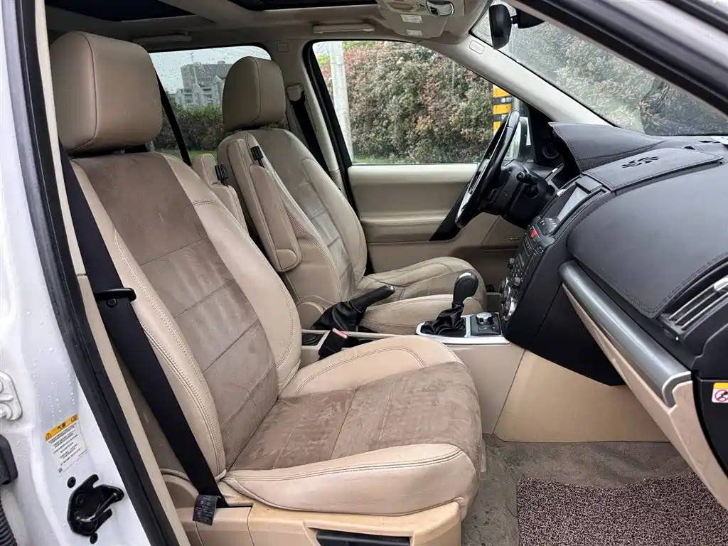 Land Rover Freelander 2 2011 3.2L i6 SE Petrol фото 15