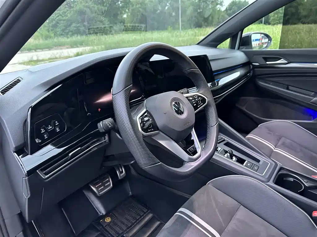 Volkswagen Golf 2023 280TSI DSG R-Line Lite фото 13