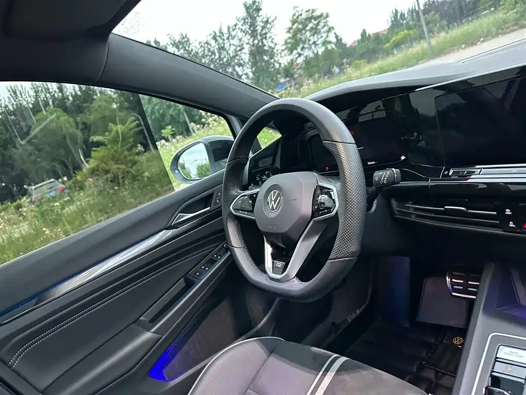 Volkswagen Golf 2023 280TSI DSG R-Line Lite фото 18