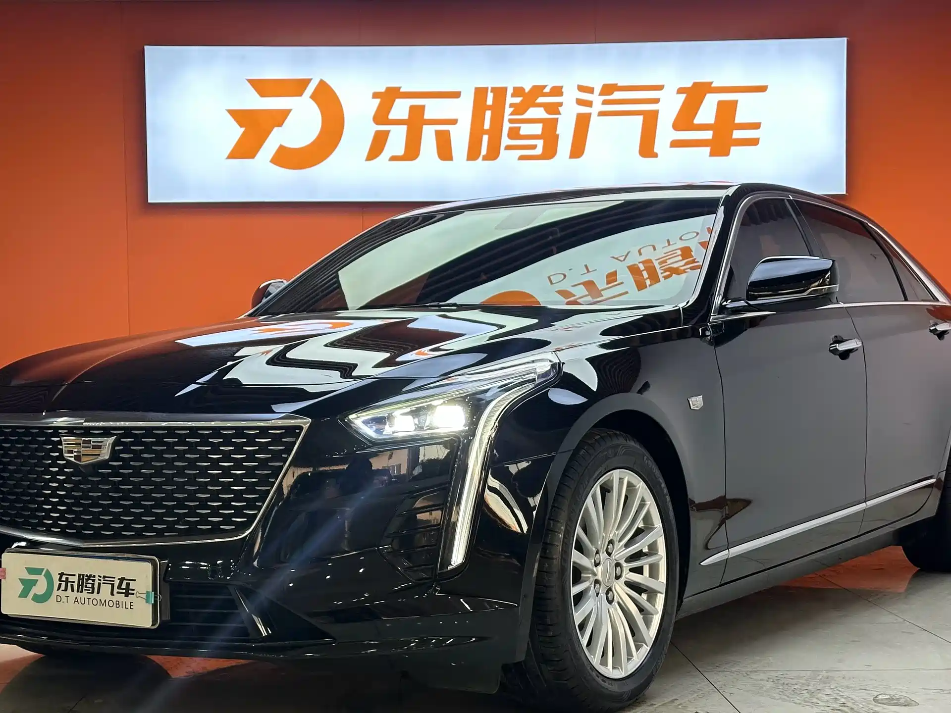 Фото 1 - Cadillac CT6