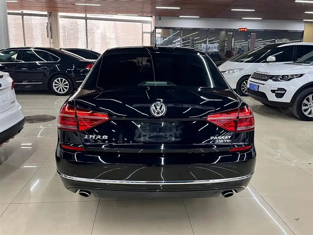 Volkswagen Passat 2017 330TSI DSG Prestige фото 4