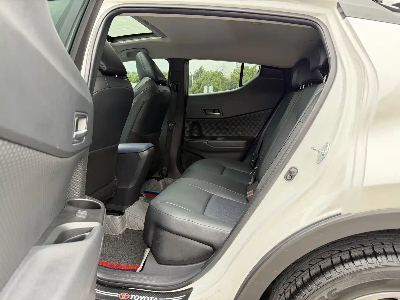 Toyota C-HR 2023 2022 2.0L Leading Edition