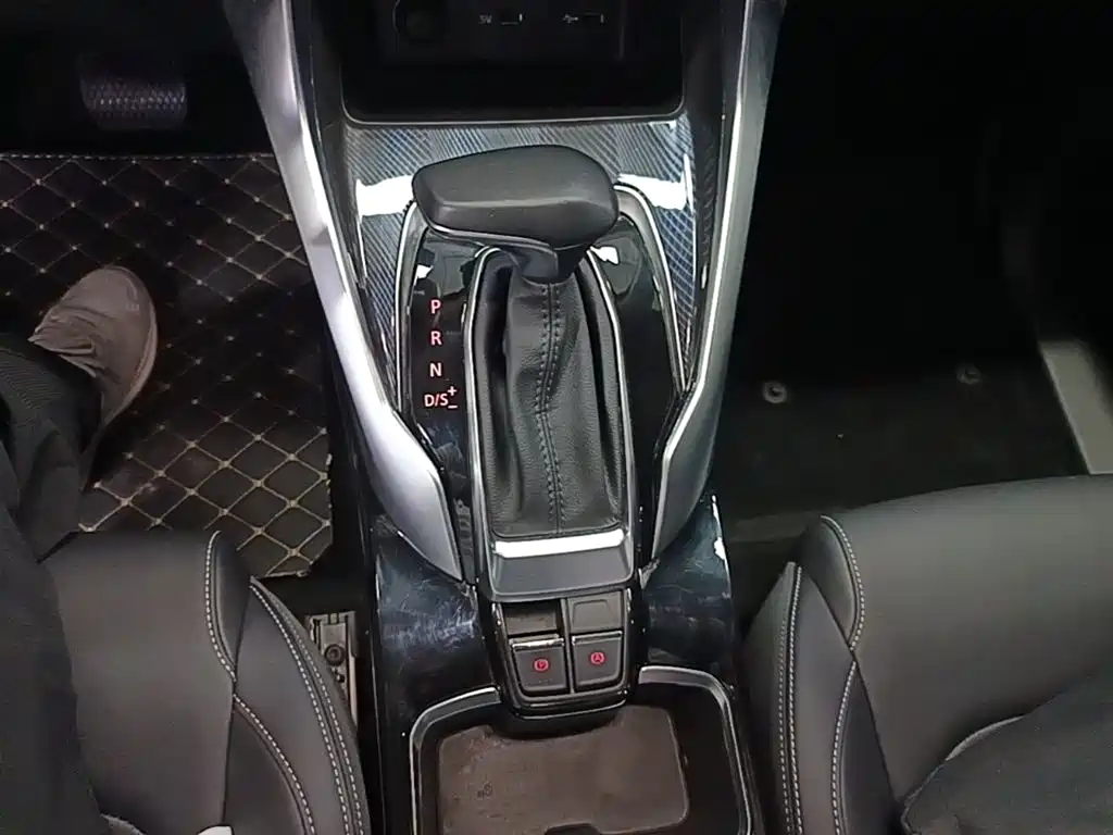 SAIC Maxus Maxus G50 2019 1.5T First Edition Automatic Luxury 6-Seater фото 14
