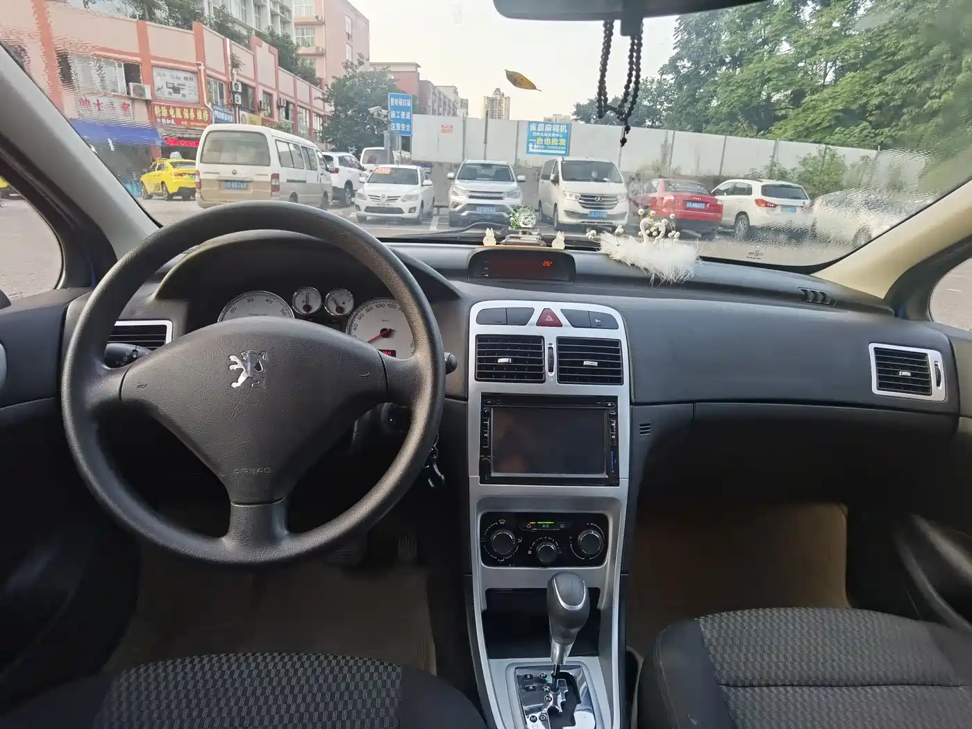 Peugeot 307 2013 Hatchback 1.6L Automatic Comfort фото 14