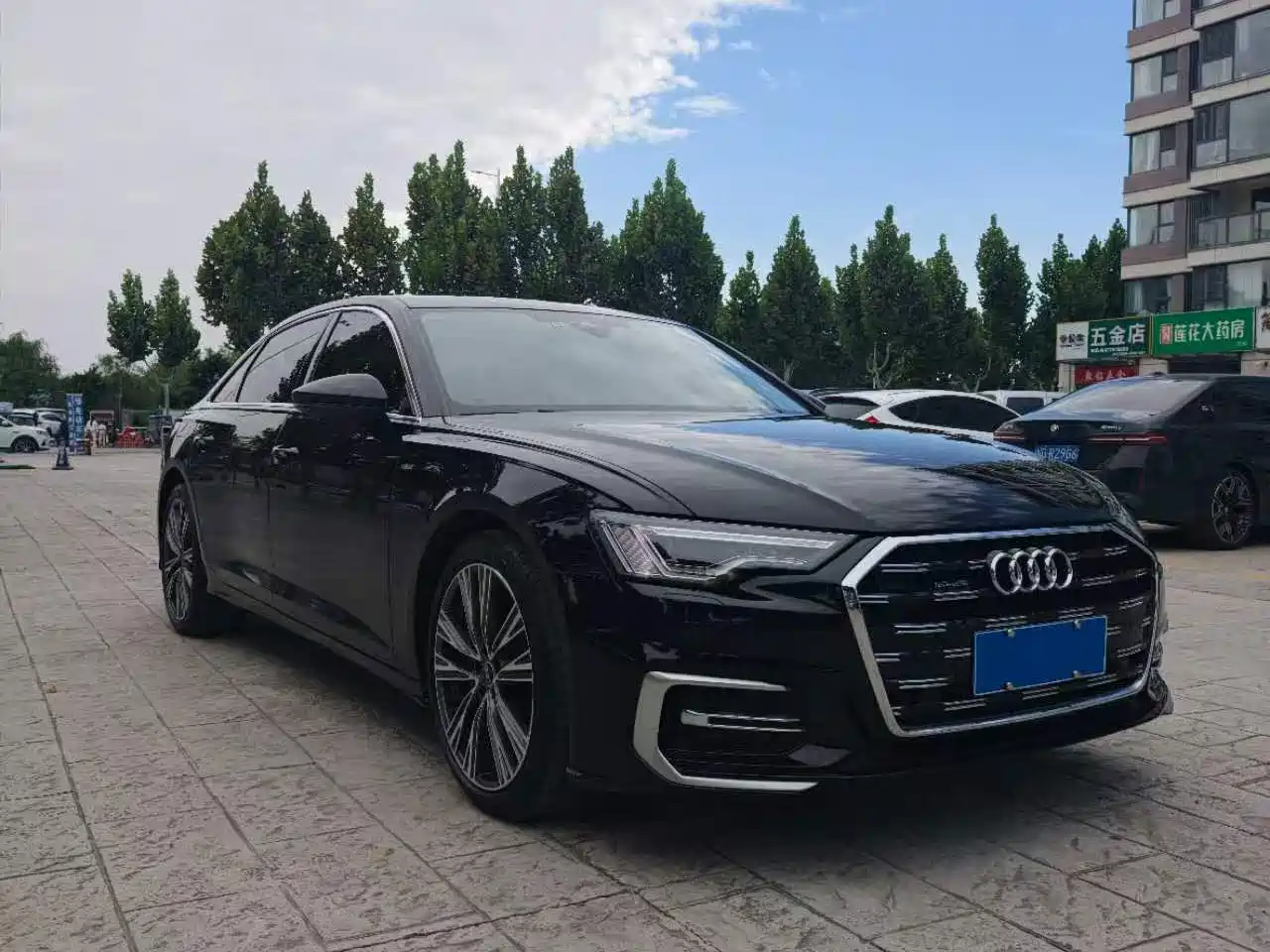 Photo 2 - Audi A6L