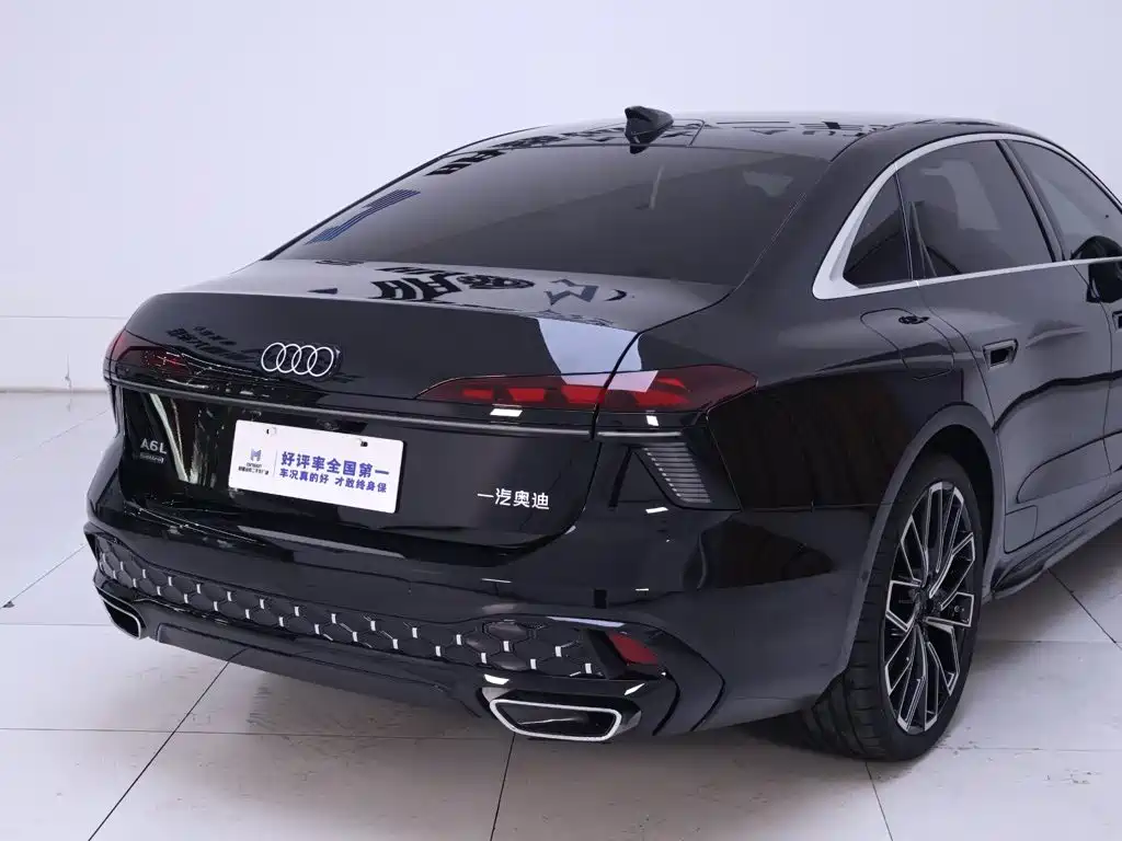 Фото 8 - Audi A6L