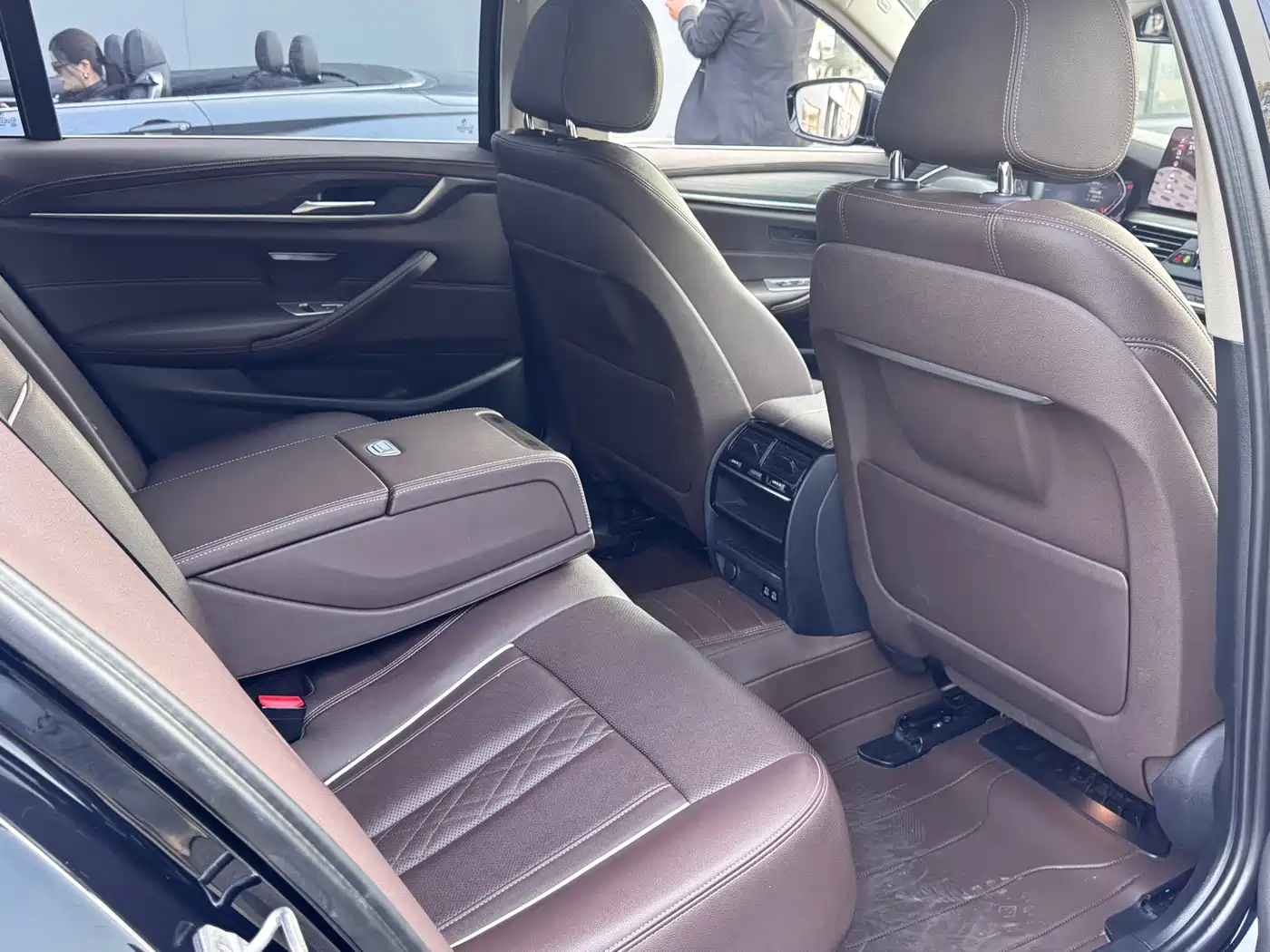 BMW 5 Series 2021 530Li Leading Luxury Package фото 9