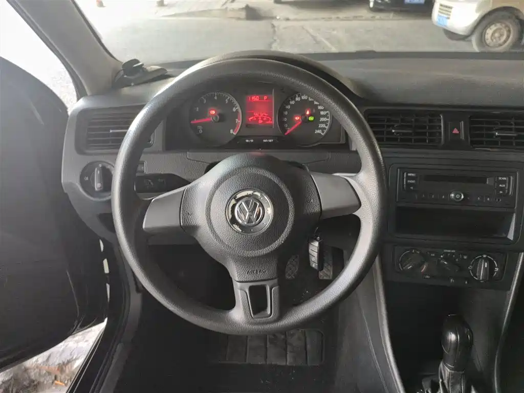 Volkswagen Santana 2015 1.6L Automatic Trend Edition фото 11