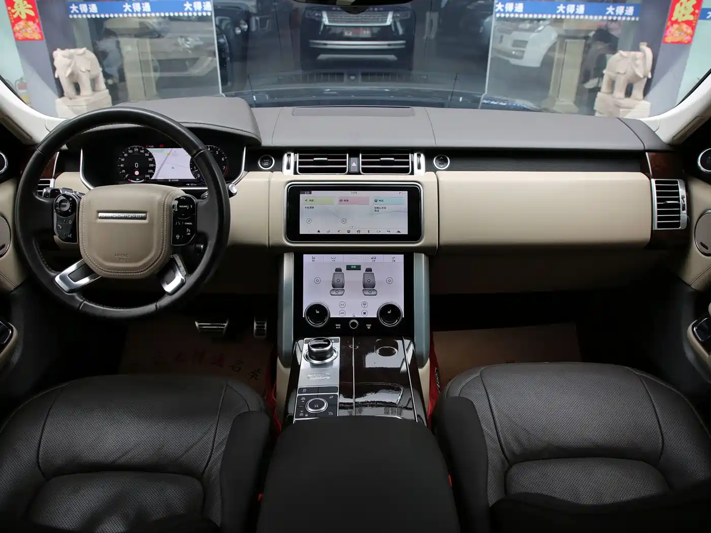 Land Rover Range Rover 2020 3.0 L6 Heritage Extended Edition фото 13
