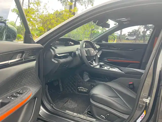Changan UNI-V 2022 1.5T Sport Edition — фото 4