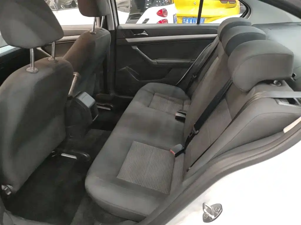 Volkswagen Lavida 2017 1.6L Automatic Trend Edition фото 17