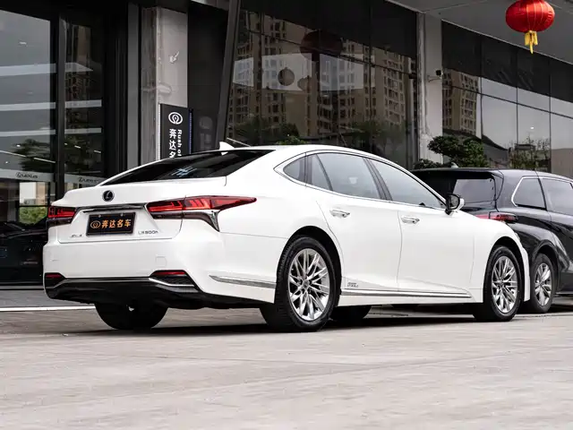 Lexus LS 2020 500h Luxury (China VI) — фото 3