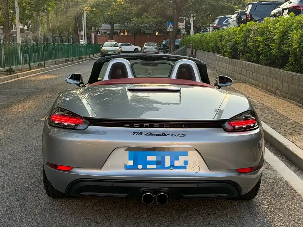 Photo 11 - Porsche 718
