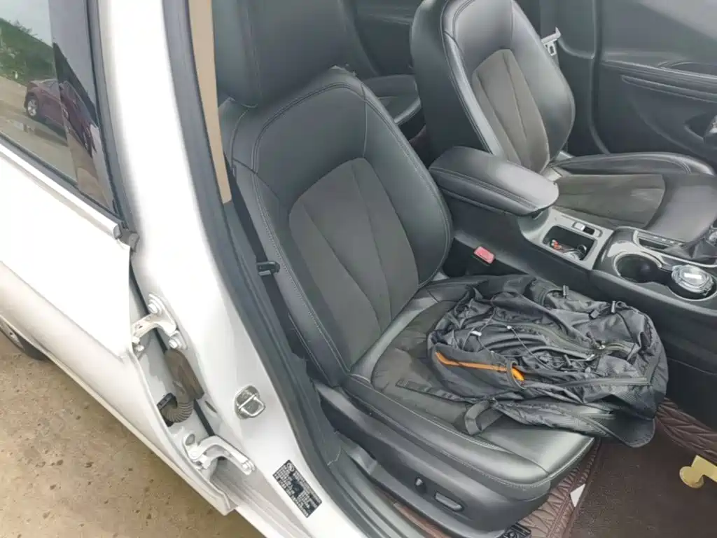 Photo 25 - Buick Verano