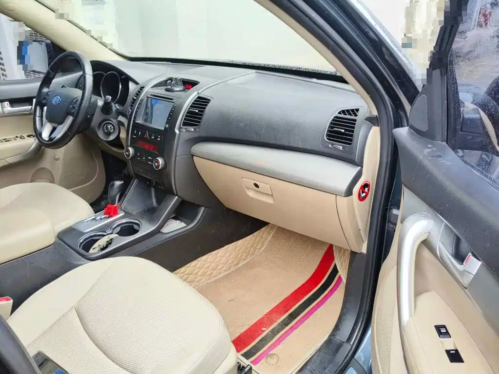 Photo 13 - Kia Sorento