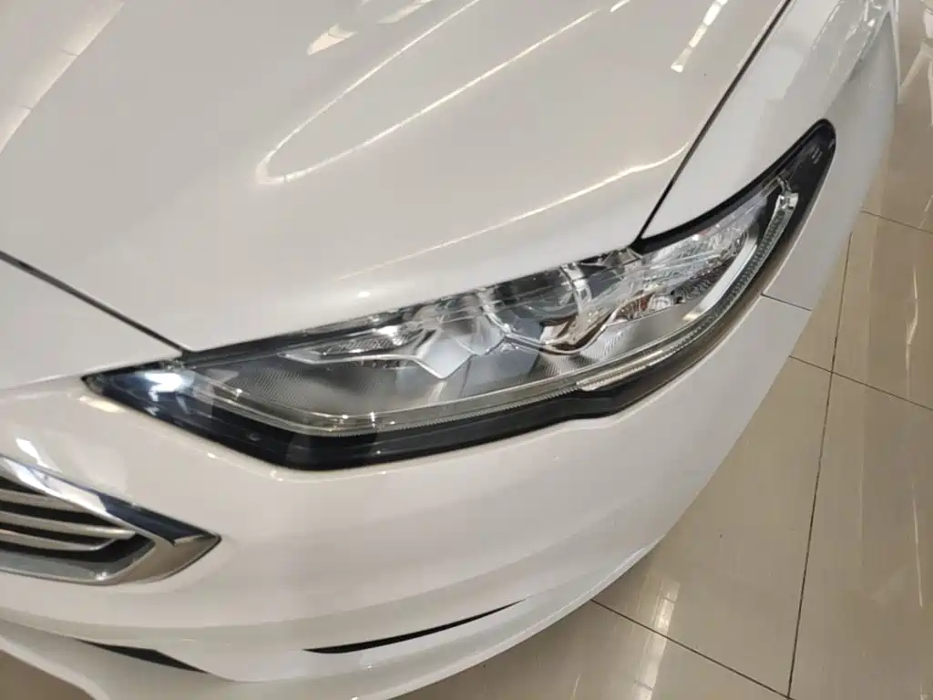 Фото 24 - Ford Mondeo
