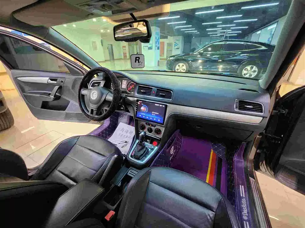 Volkswagen Lavida Tour 2015 1.6L Automatic Comfort Edition фото 11