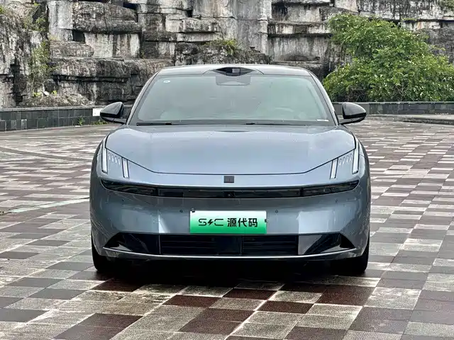 Lynk & Co Z10 95kWh 702km, полный привод, система помощи водителю, Ultra