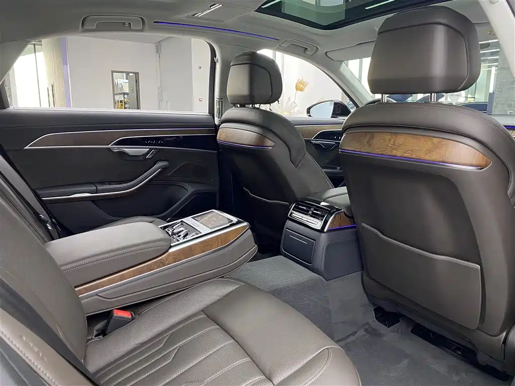 Audi A8 2019 Facelift Plus A8L 55 TFSI quattro Luxury фото 11