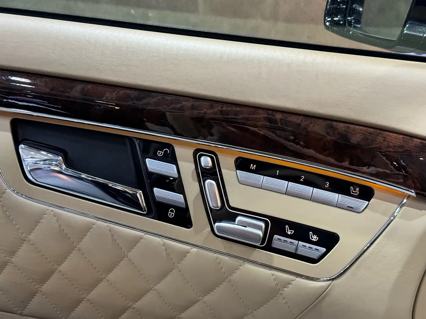 Mercedes-Benz S-Class AMG 2010 AMG S 65 фото 15