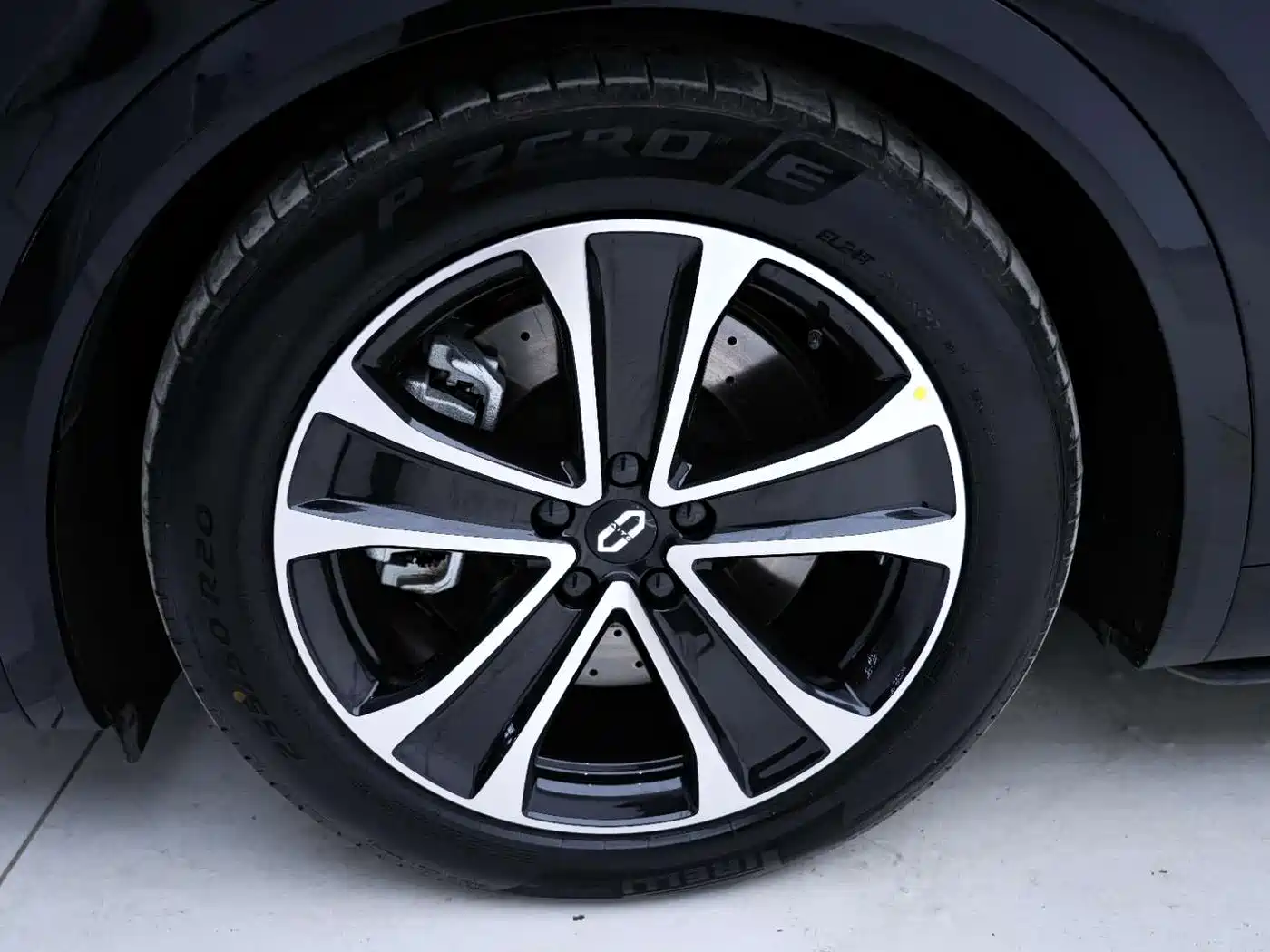 AITO Wenjie AITO M7 2026 Extended Range Ultra AWD 5-Seater фото 10