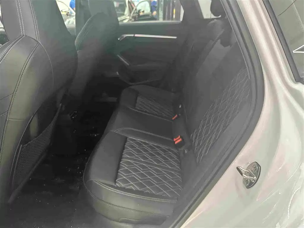 Audi A3 2026 2025 Facelift Sportback 35TFSI Flying Spur Premium