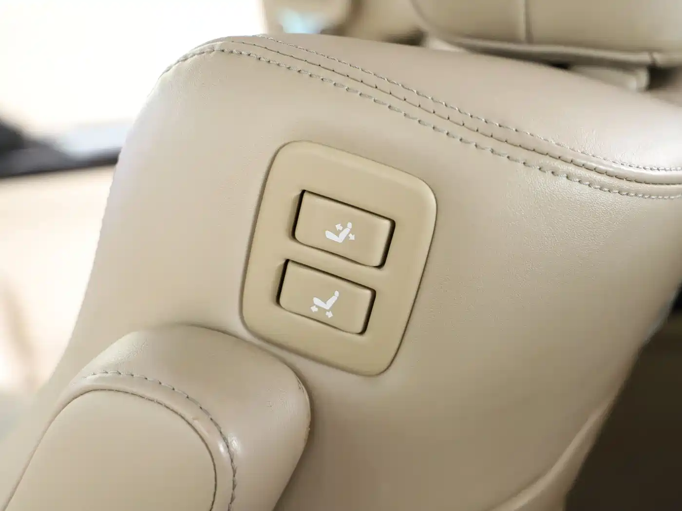 Toyota Alphard 2012 3.5L Luxury Edition фото 22