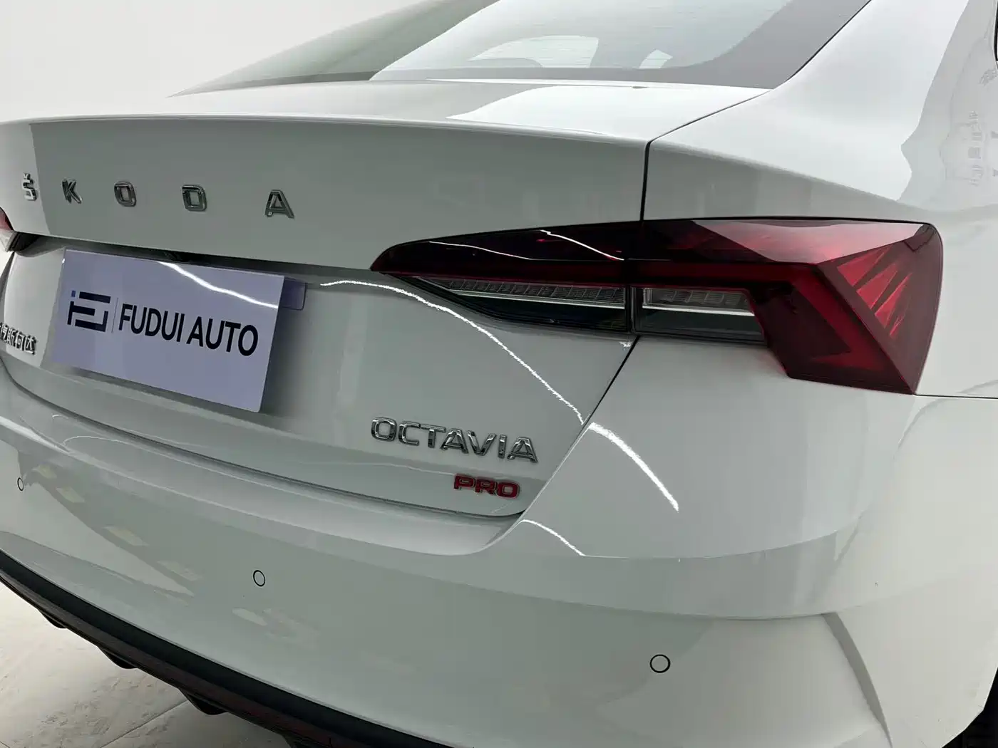 Škoda Octavia 2023 PRO TSI280 Premium Edition фото 7