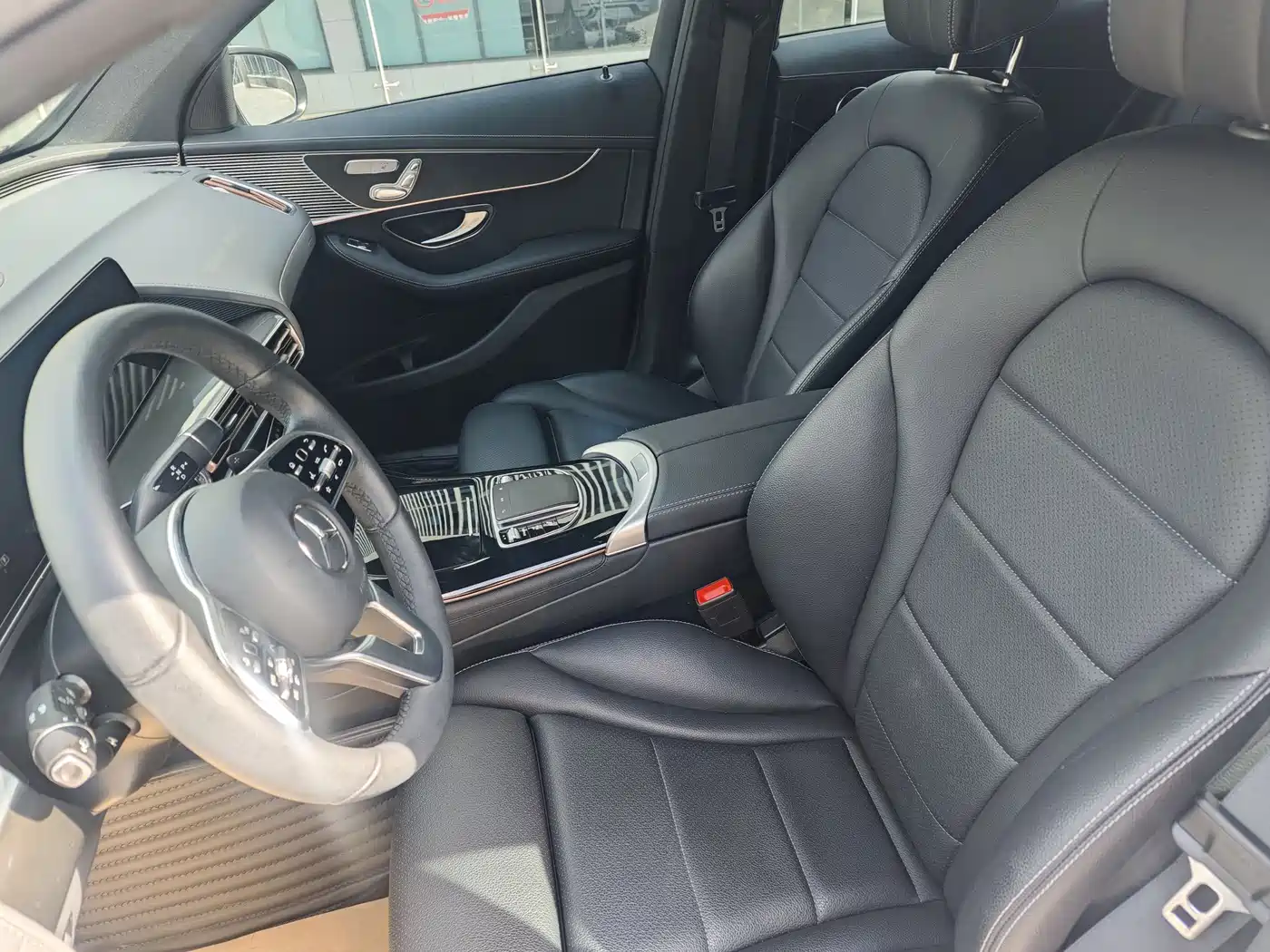 MERCEDES-BENZ EQC
