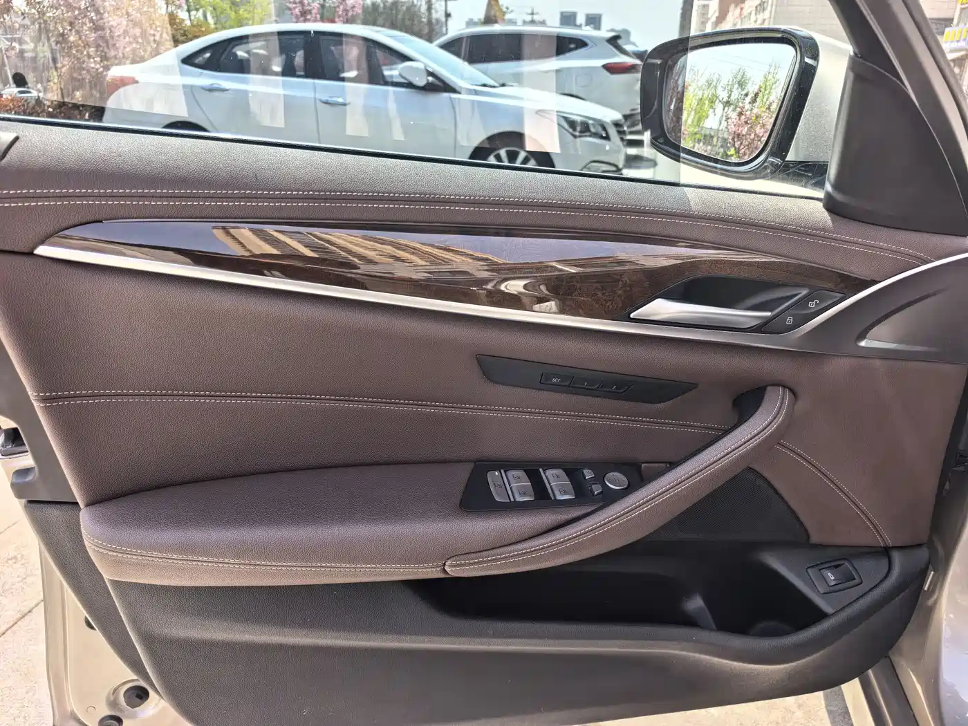 BMW 5 Series 2020 525Li Luxury Package фото 10
