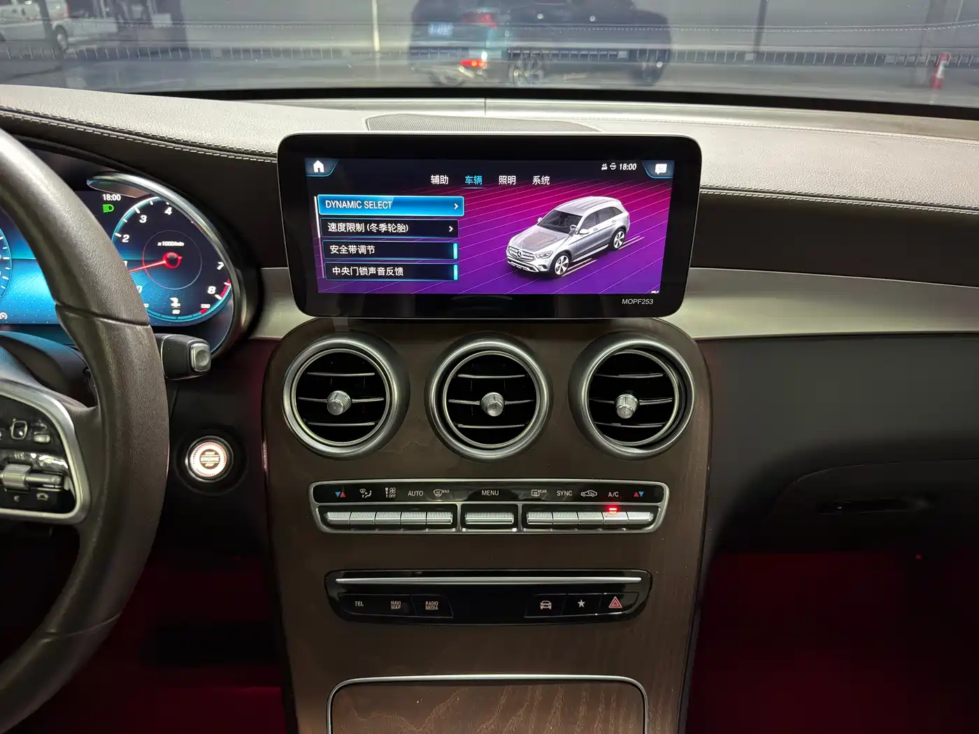 Mercedes-Benz GLC 2020 Facelift GLC 260 L 4MATIC Luxury фото 14