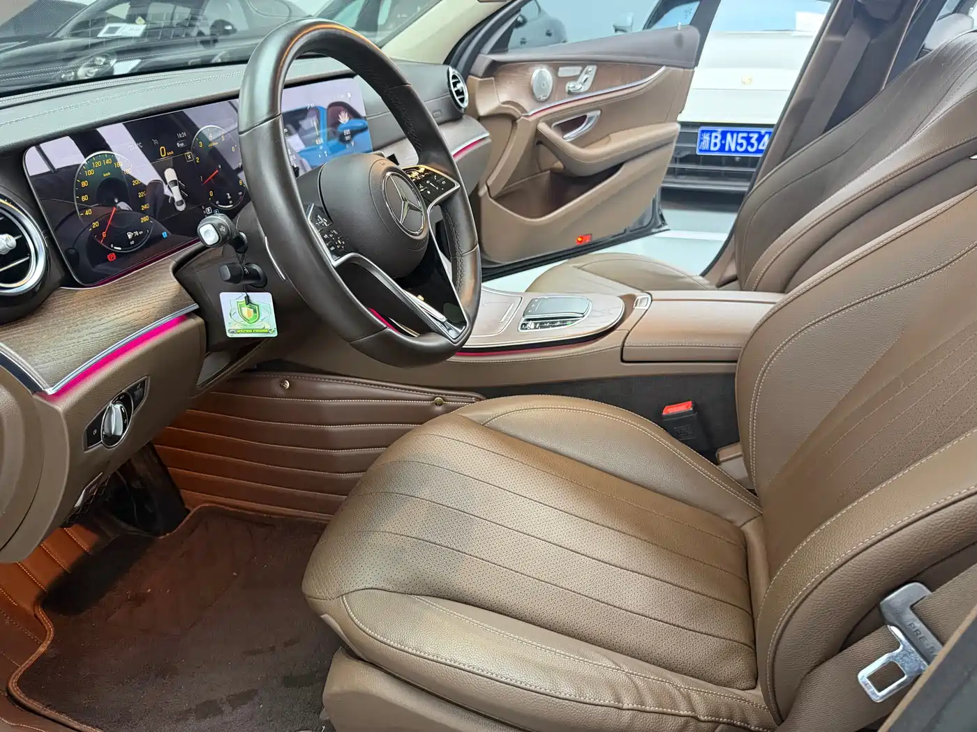Mercedes-Benz E-Class 2022 E 300 L Fashion фото 4