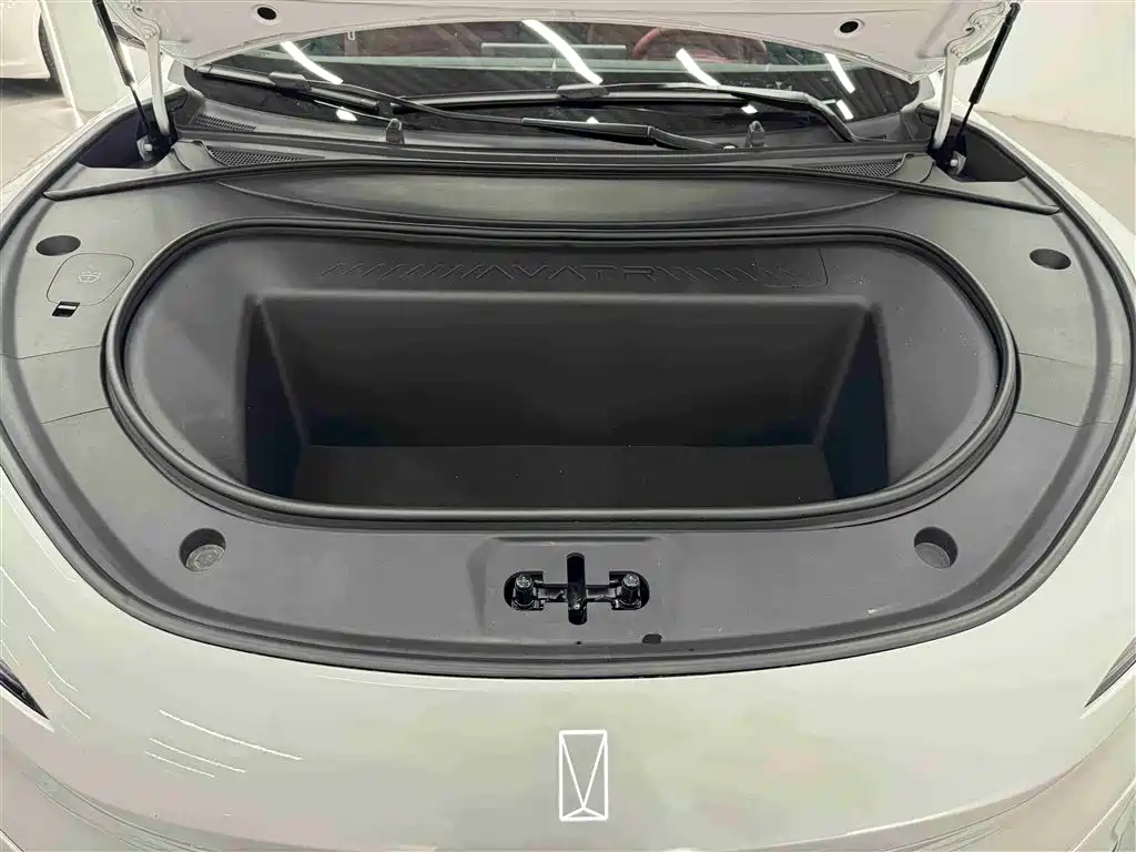 Avatr 12 2025 Ultra Pure Electric AWD фото 32