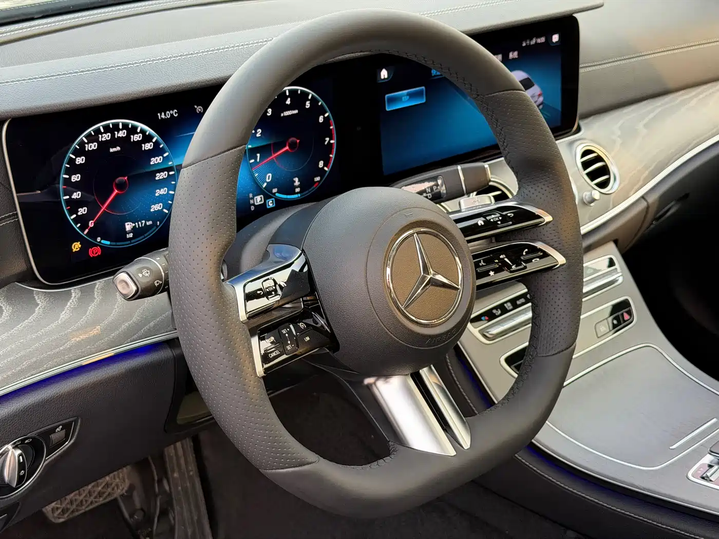 MERCEDES-BENZ E CLASS