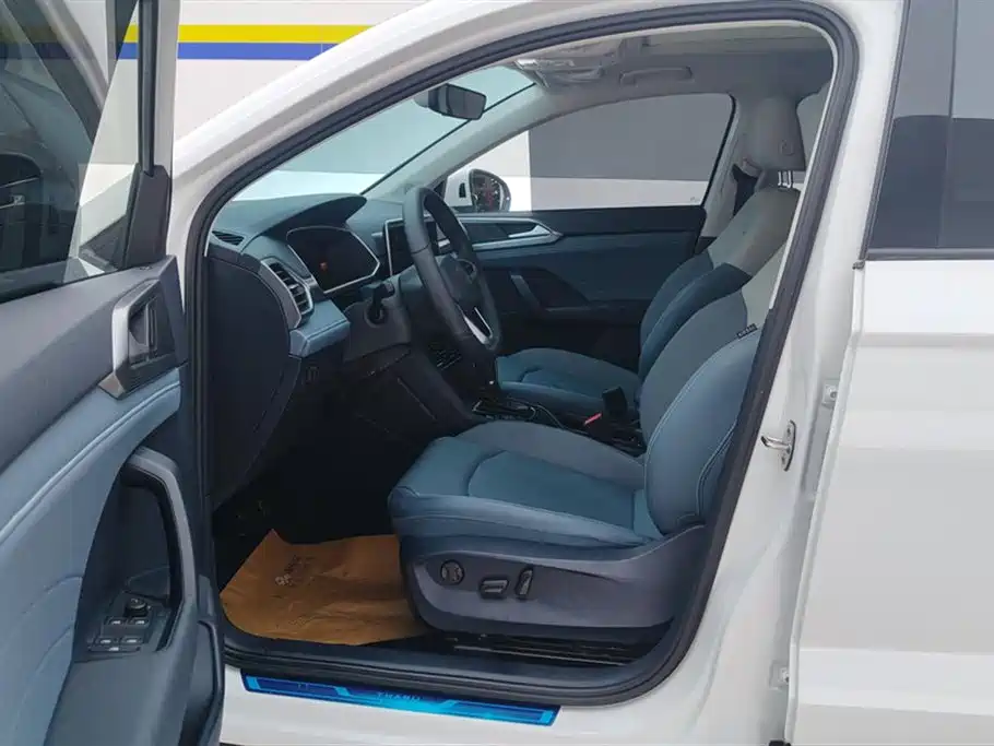 VOLKSWAGEN TUYUE