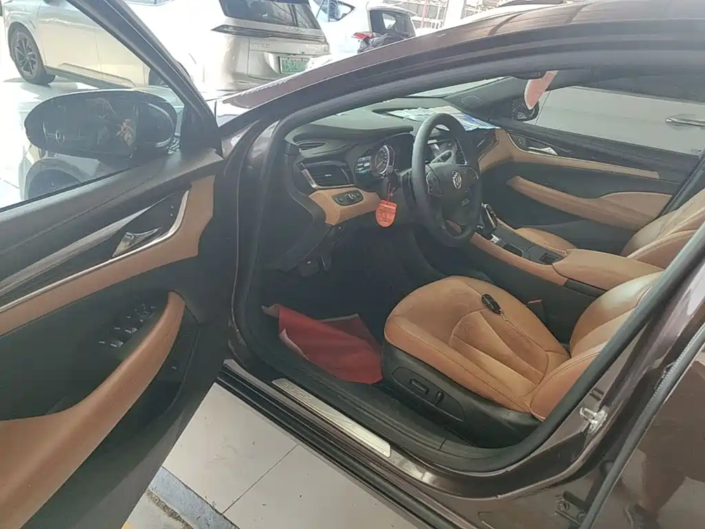 Photo 16 - Buick LaCrosse