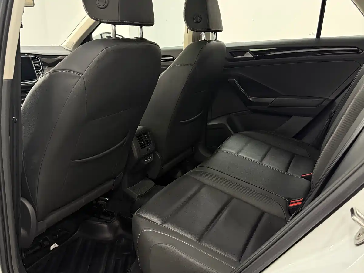 Volkswagen T-ROC 2022 280TSI DSG 2WD Comfort PLUS фото 17