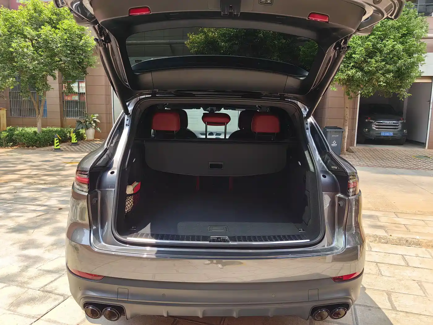 Porsche Cayenne New Energy 2022 Cayenne E-Hybrid 2.0T Platinum Edition фото 10