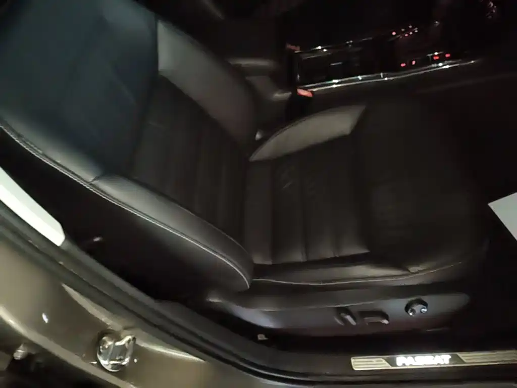 Фото 25 - Volkswagen Passat